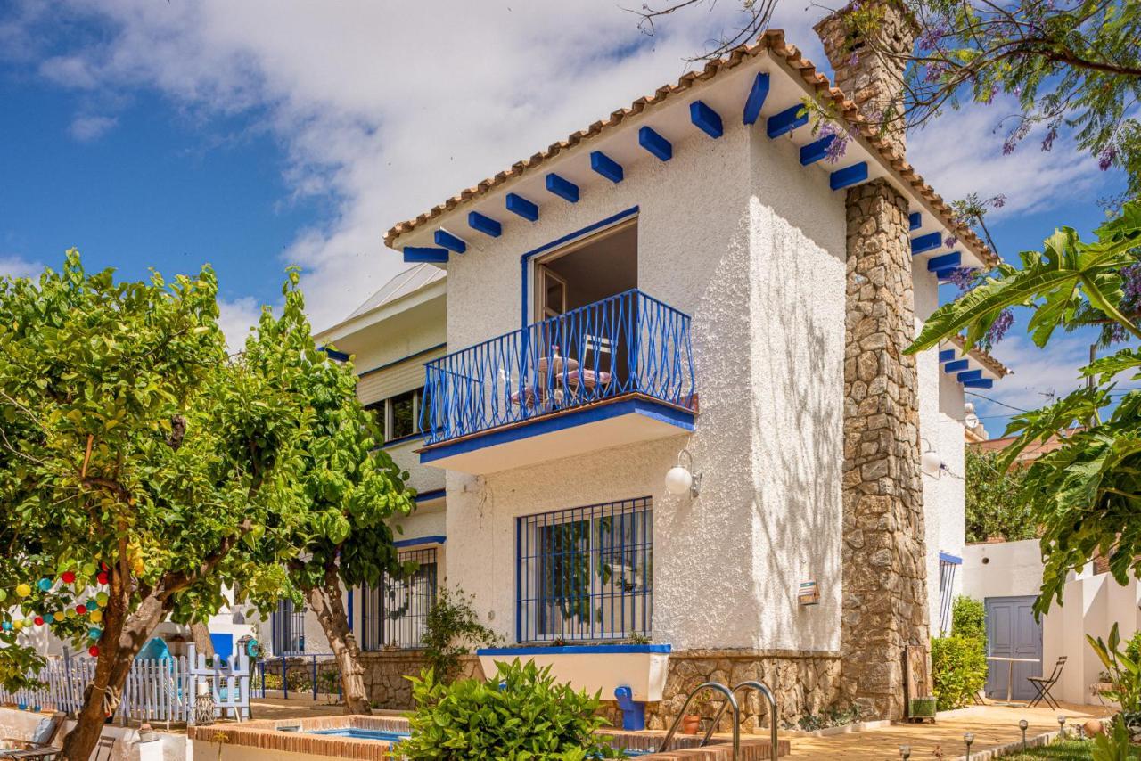 Blue Castle Guesthouse Malaga Exterior photo